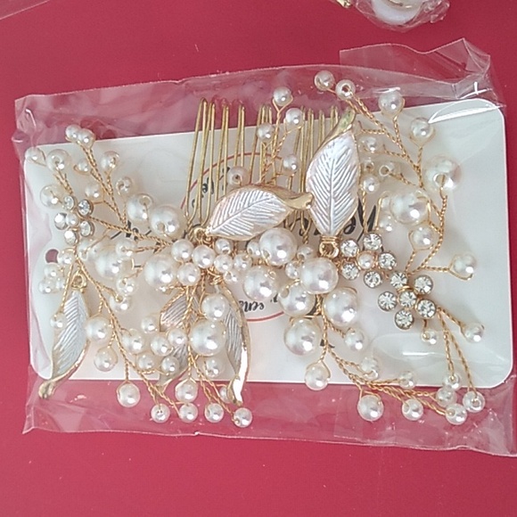 Flower gem gold clear hair comb and clip - Picture 2 of 8